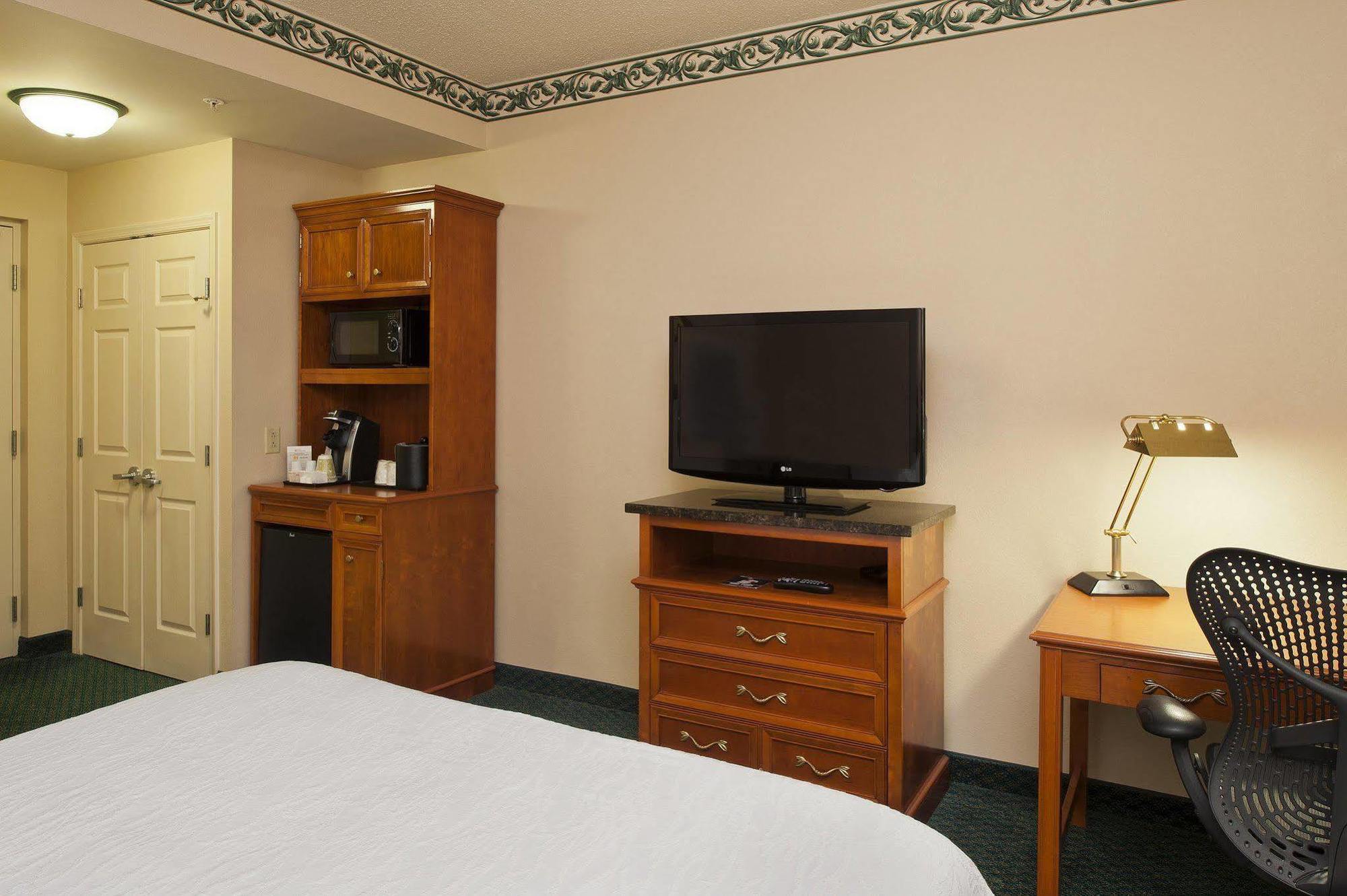 Hilton Garden Inn Allentown Bethlehem Airport Exterior foto